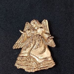 Vintage RR brooch Angel in glod tone